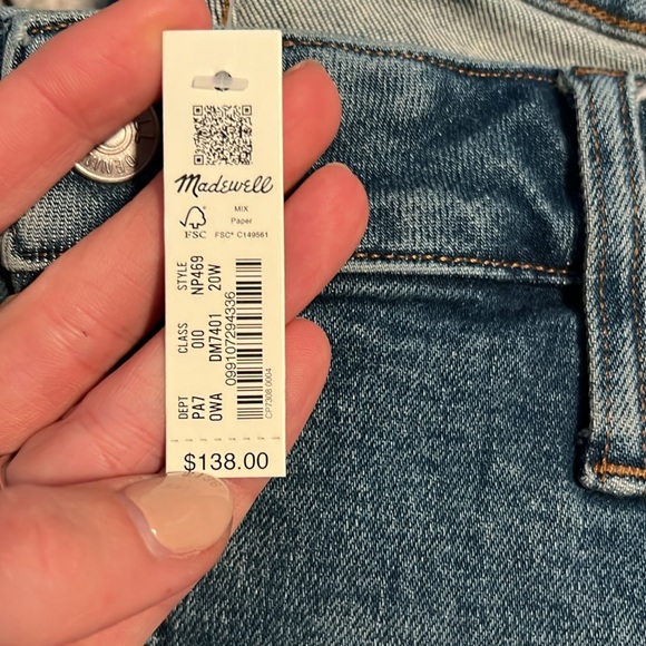 Madewell Mid Rise Kick out - Picture 6 of 7